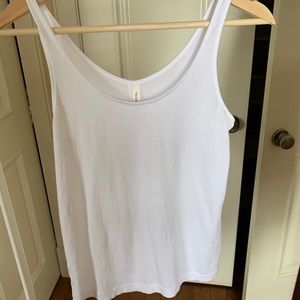 Basic white tank